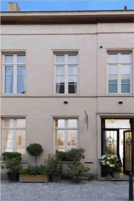 Townhouse Room Heerenhuys เอโคล ภายนอก รูปภาพ